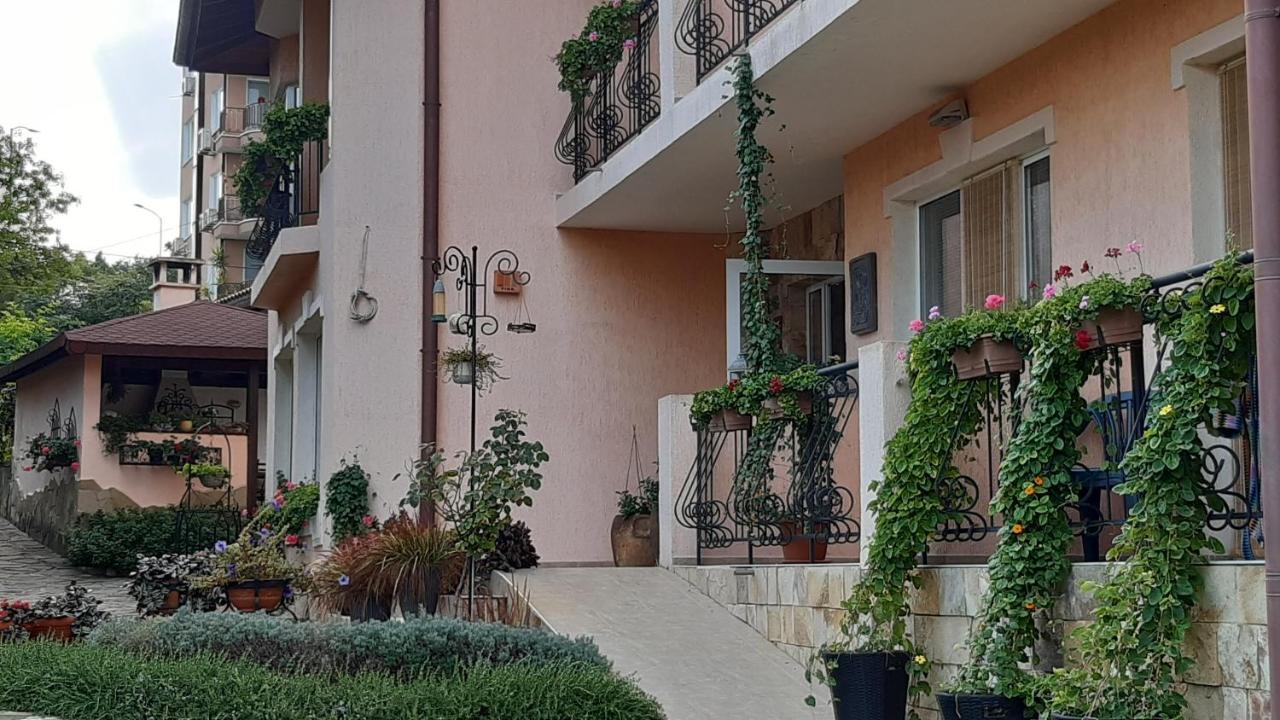 Motivi Hotel Saints Constantine and Helena Екстер'єр фото