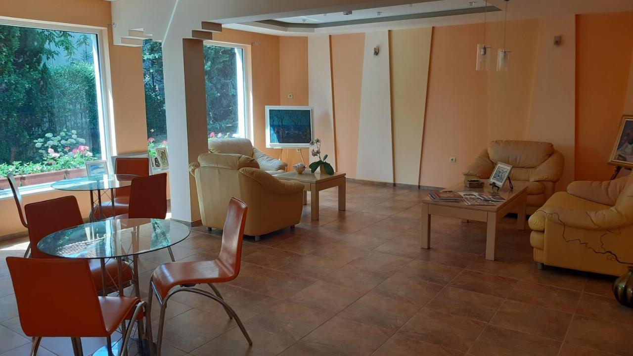 Motivi Hotel Saints Constantine and Helena Екстер'єр фото